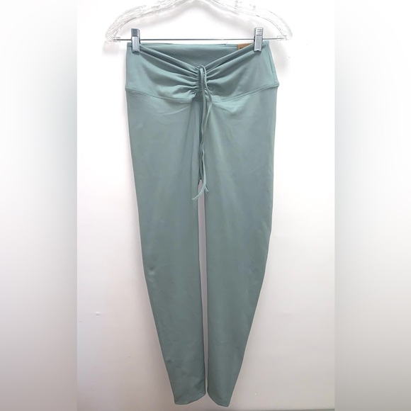 Victoria’s Secret Adjustable Waist Ruched Leggings Size Medium - Picture 2 of 4